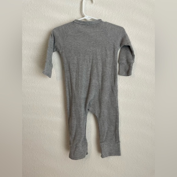 7 For All Mankind Gray Button-Up Kids Waffle Knit Footless Footie size 3/6M - Picture 2 of 6